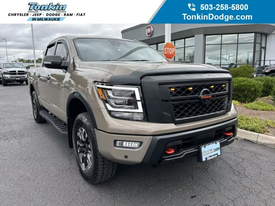 2021 Nissan Titan PRO-4X photo 1