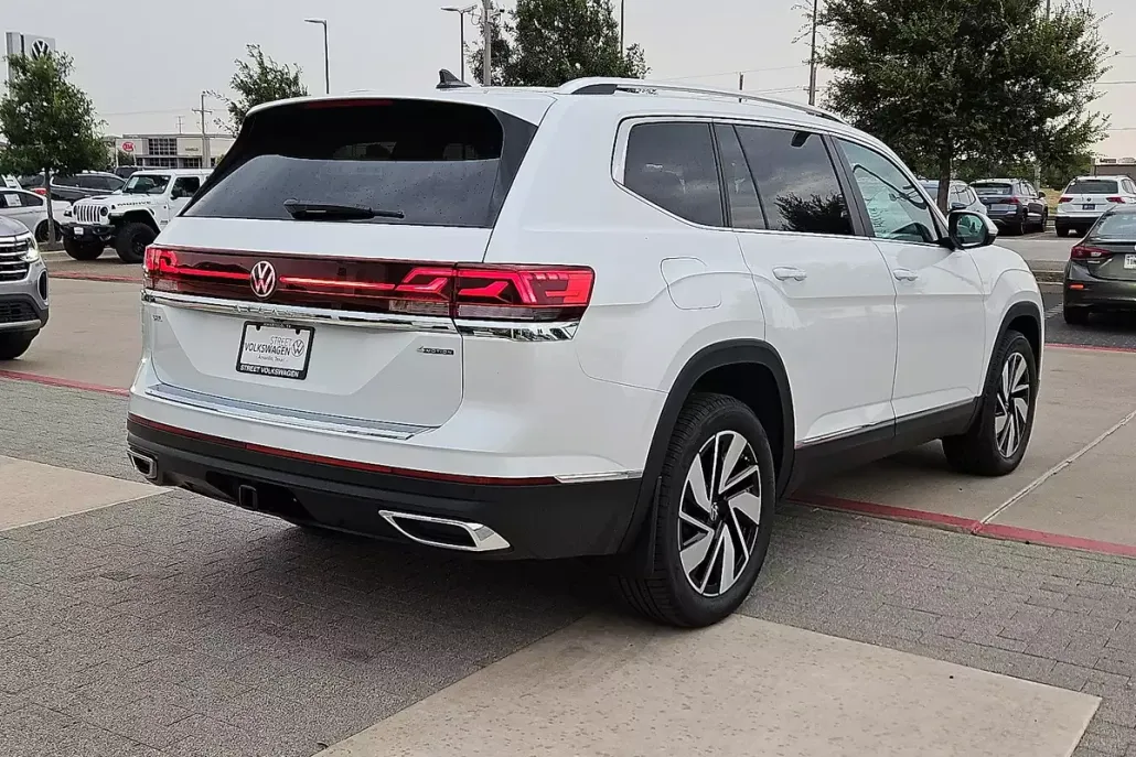 2026 Volkswagen Atlas SEL photo 1