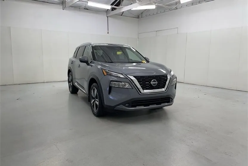 2022 Nissan Rogue SL photo 1