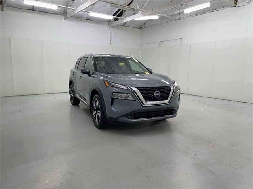 2022 Nissan Rogue SL photo 1