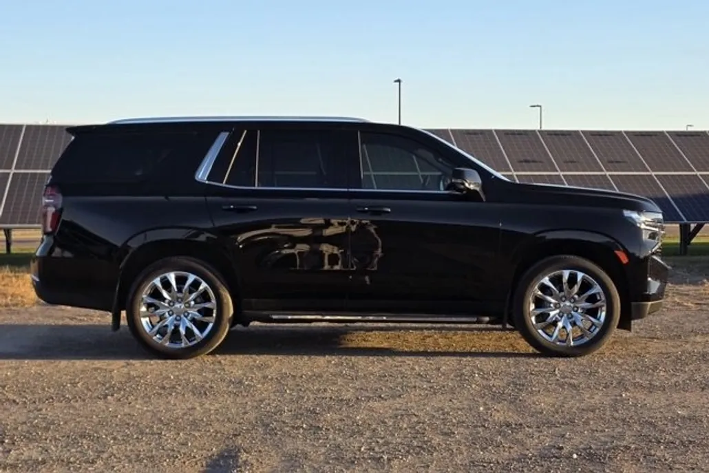 2021 Chevrolet Tahoe LT photo 1