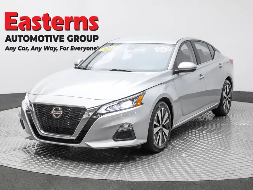 2022 Nissan Altima 2.5 SV photo 1