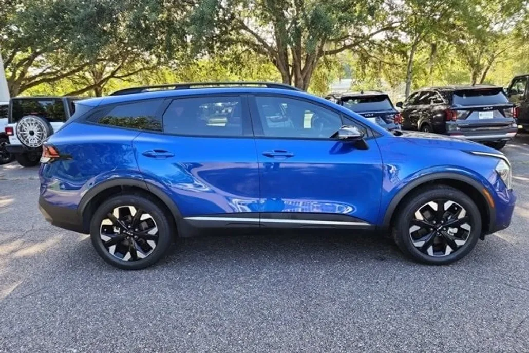 2023 Kia Sportage X-Line photo 1