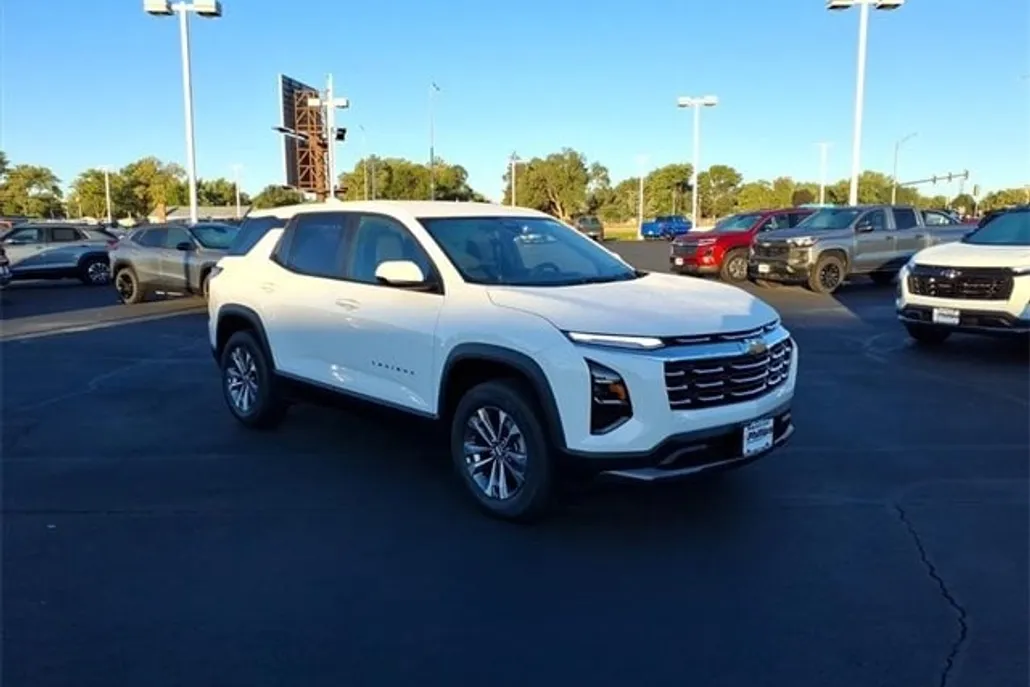 2026 Chevrolet Equinox LT photo 1