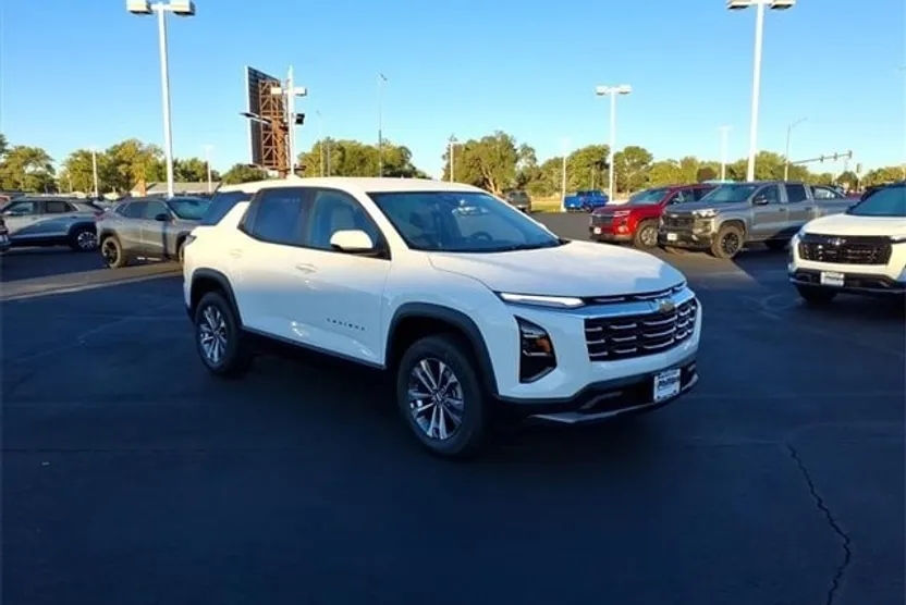 2026 Chevrolet Equinox LT photo 1