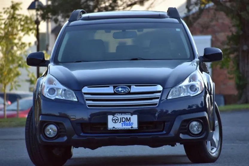 2013 Subaru Outback 3.6R Limited photo 1