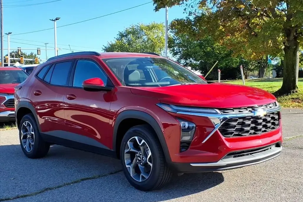 2026 Chevrolet Trax LT photo 1