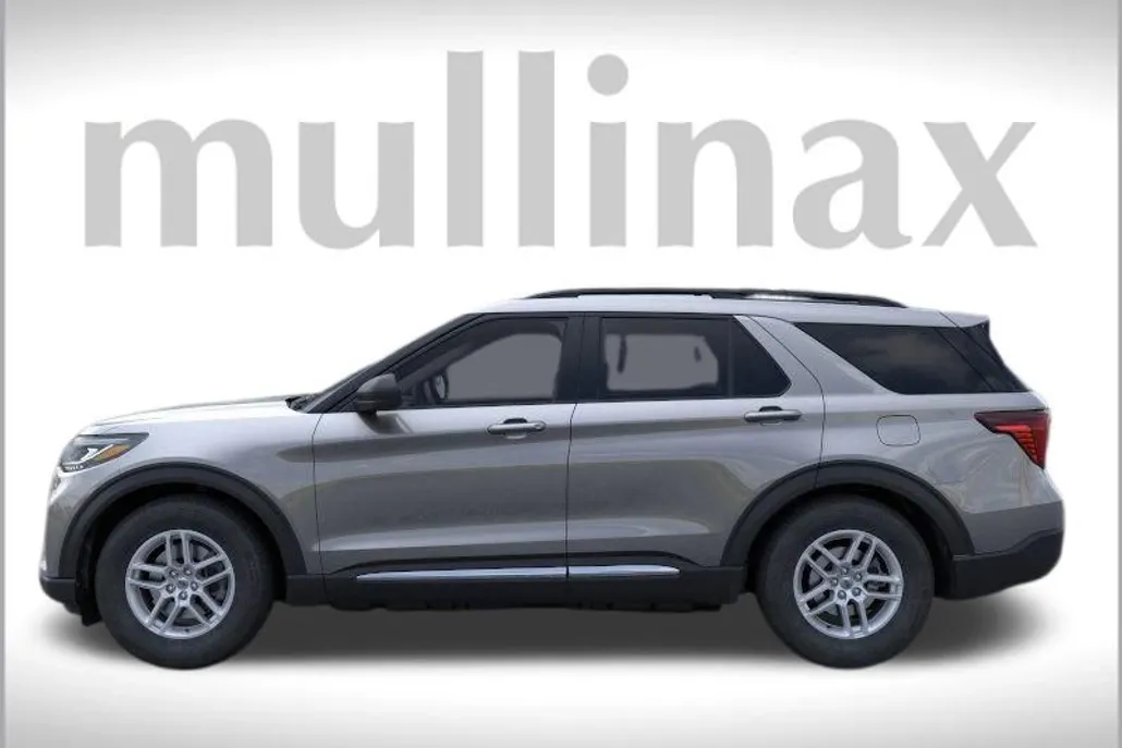 2025 Ford Explorer photo 1