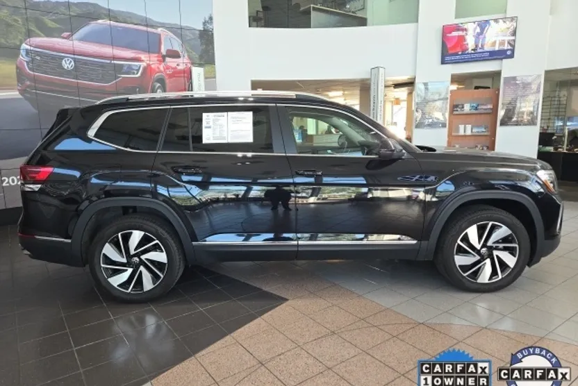 2024 Volkswagen Atlas SEL photo 1