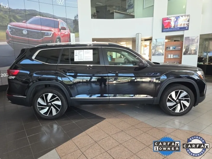 2024 Volkswagen Atlas SEL photo 1