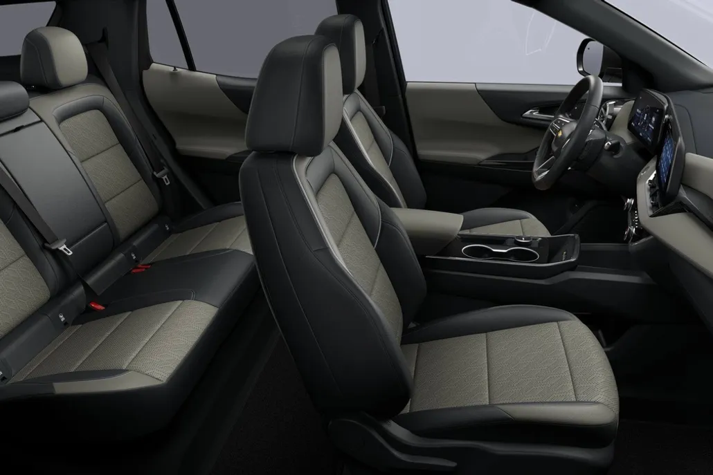 2026 Chevrolet Equinox LT photo 1
