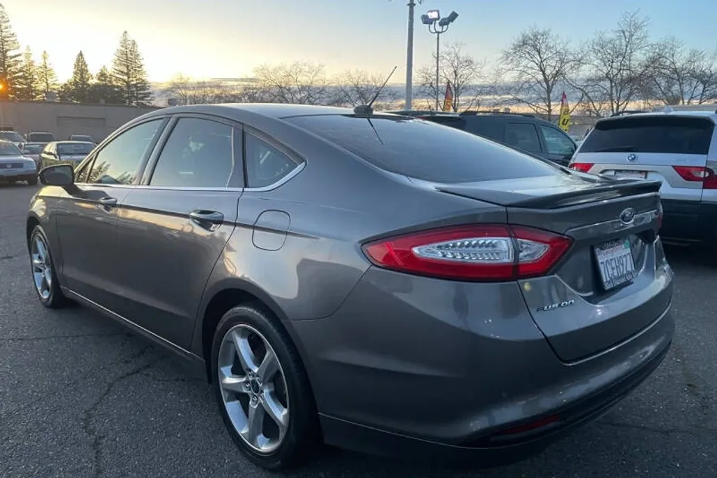 2014 Ford Fusion SE photo 1
