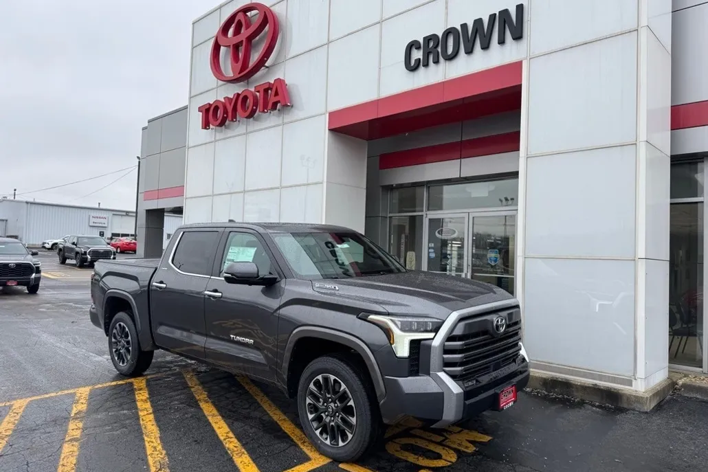 2025 Toyota Tundra Limited photo 1