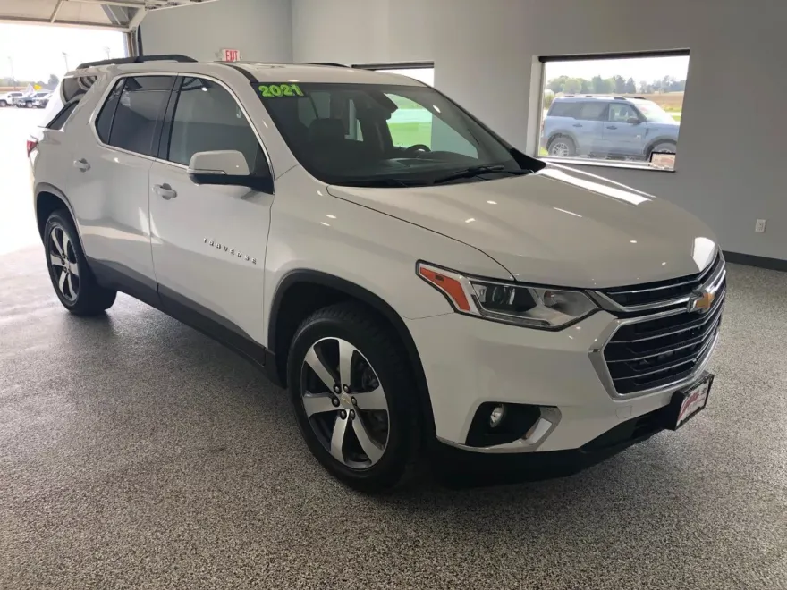 2021 Chevrolet Traverse Leather photo 1