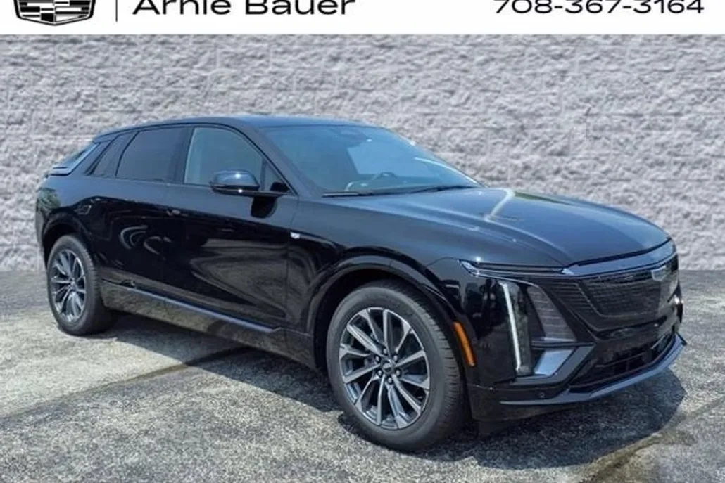 2025 Cadillac Lyriq Sport photo 1