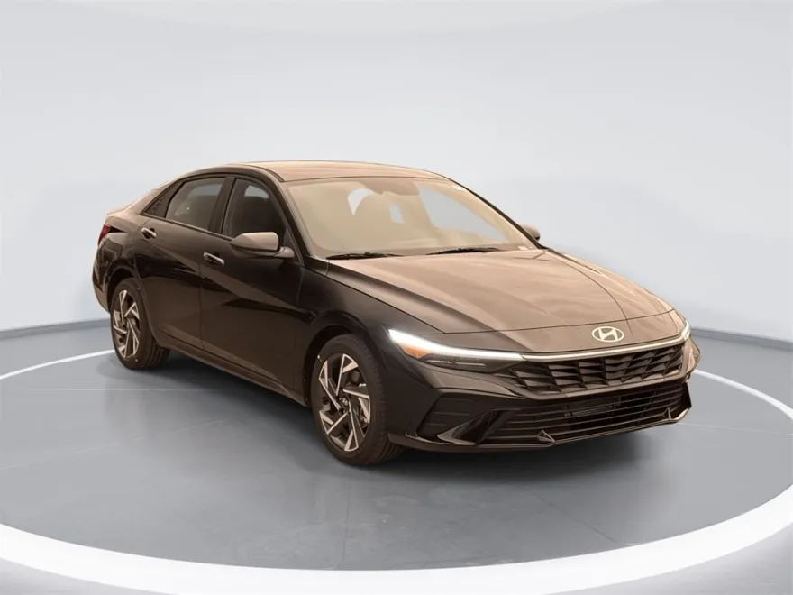 2025 Hyundai Elantra SEL Convenience photo 1