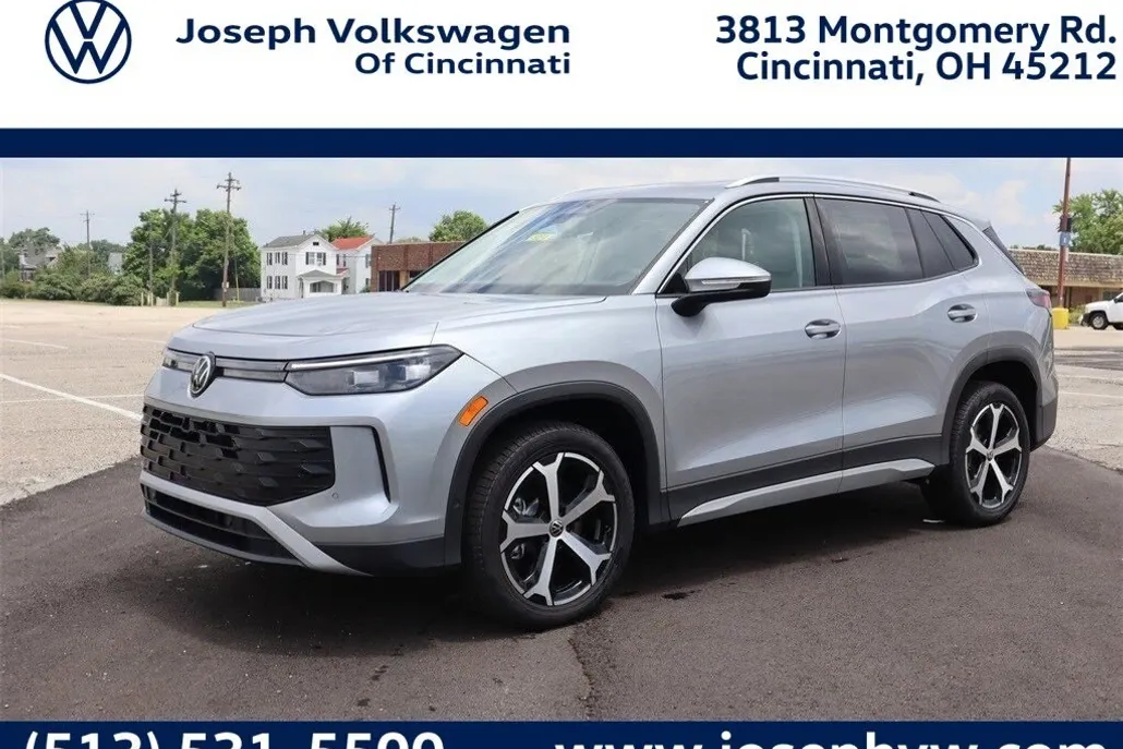 2025 Volkswagen Tiguan SE photo 1