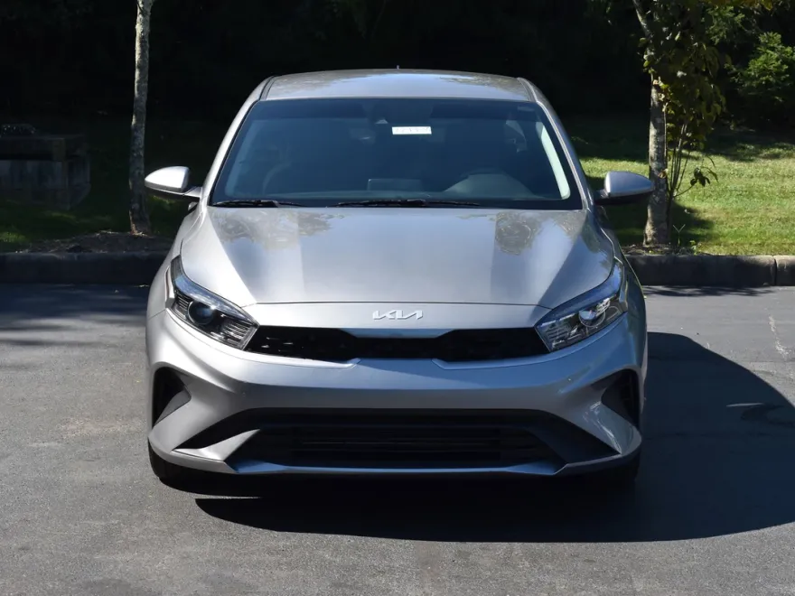 2024 Kia Forte LXS photo 1