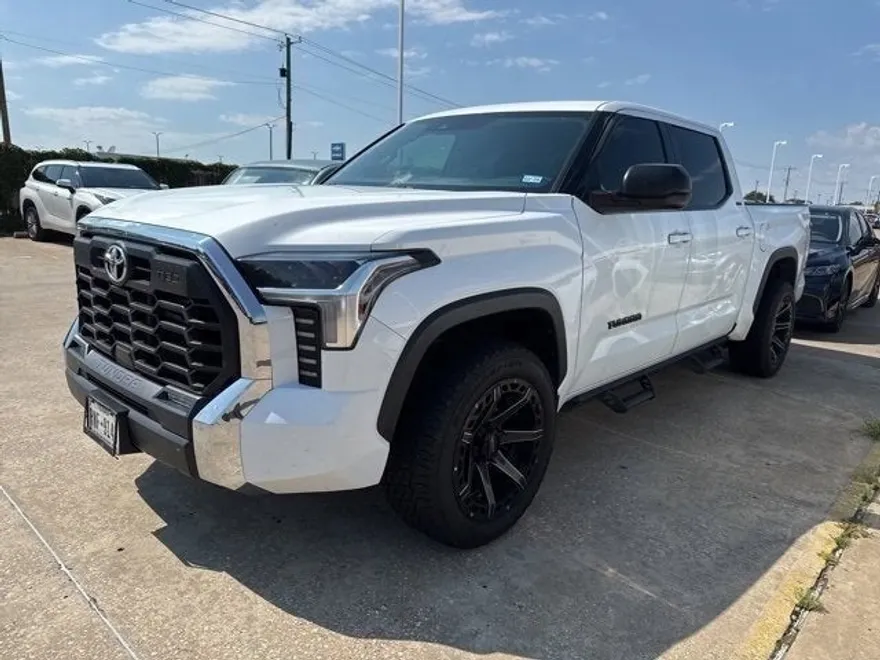 2022 Toyota Tundra SR5 CrewMax photo 1