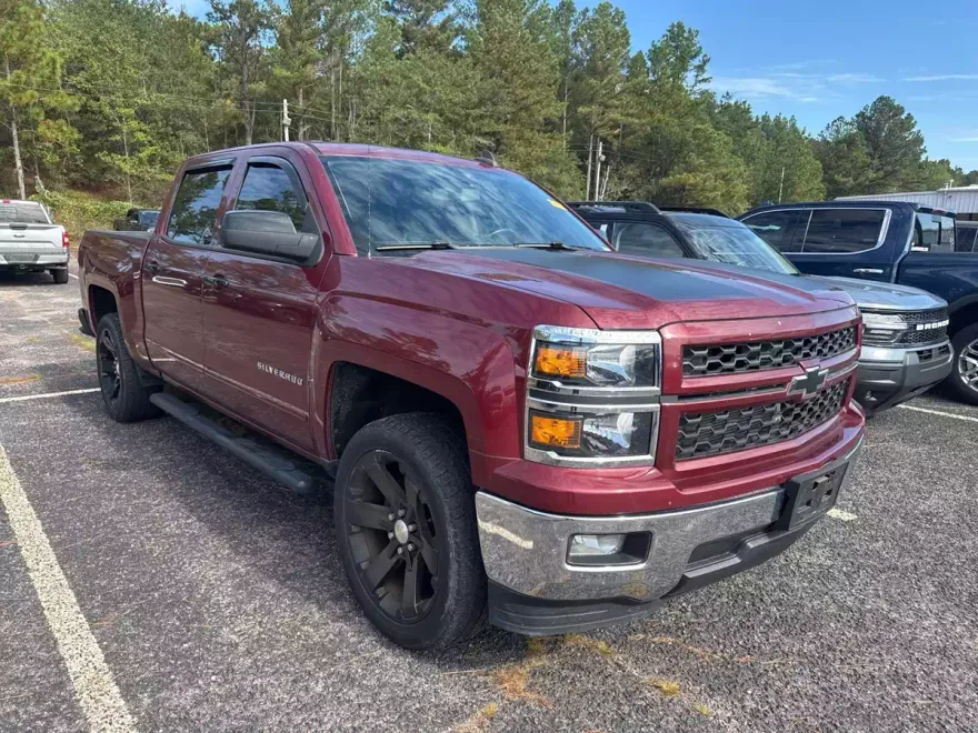 2015 Chevrolet Silverado LT photo 1