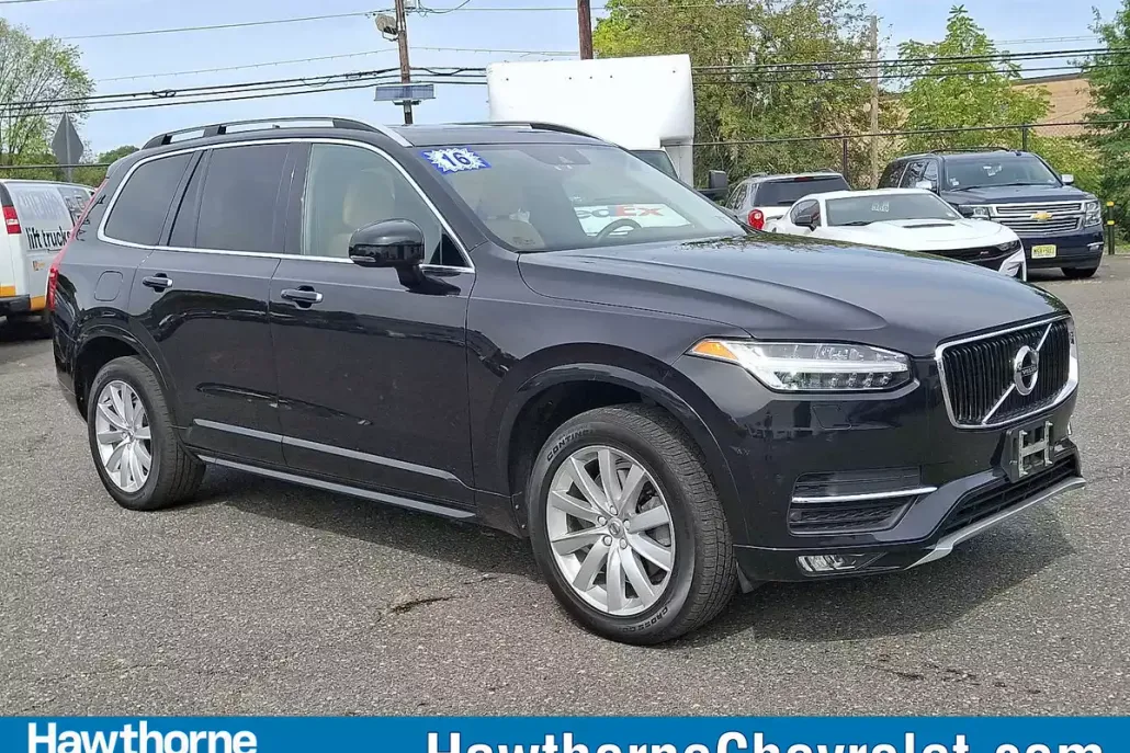 2016 Volvo XC90 T6 Momentum photo 1