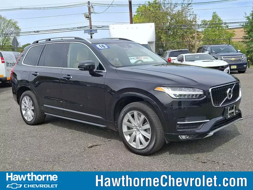 2016 Volvo XC90 T6 Momentum photo 1