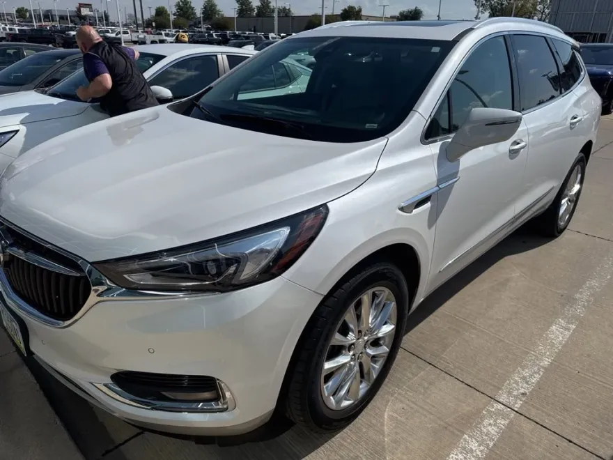 2018 Buick Enclave Premium photo 1