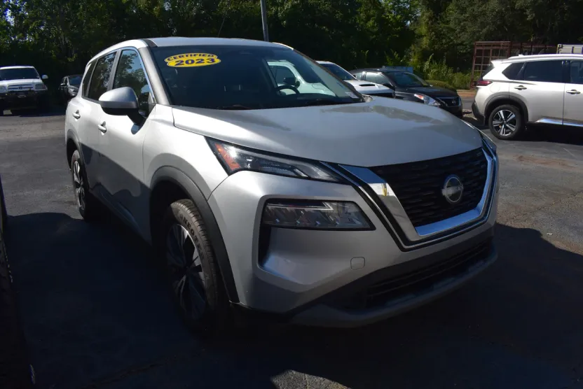 2023 Nissan Rogue SV photo 1