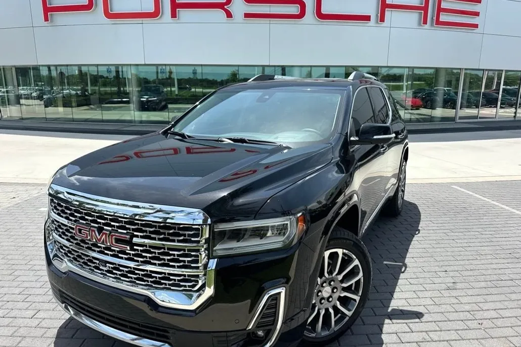 2023 Gmc Acadia Denali photo 1