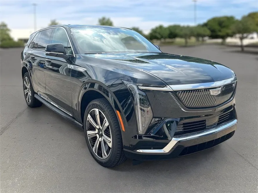 2025 Cadillac Escalade IQ Luxury photo 1