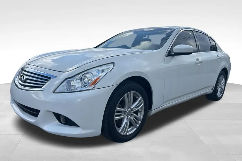 2013 Infiniti G37 photo 1
