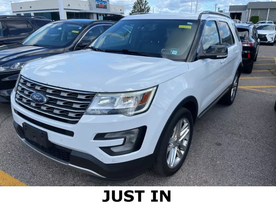 2017 Ford Explorer XLT photo 1