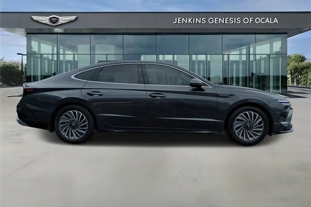 2024 Hyundai Sonata Hybrid Limited photo 1