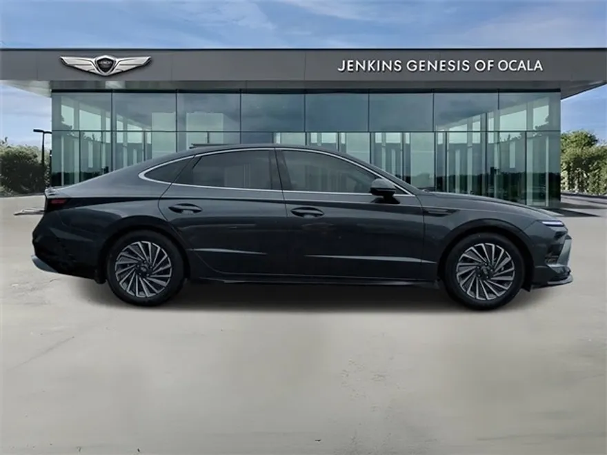 2024 Hyundai Sonata Hybrid Limited photo 1