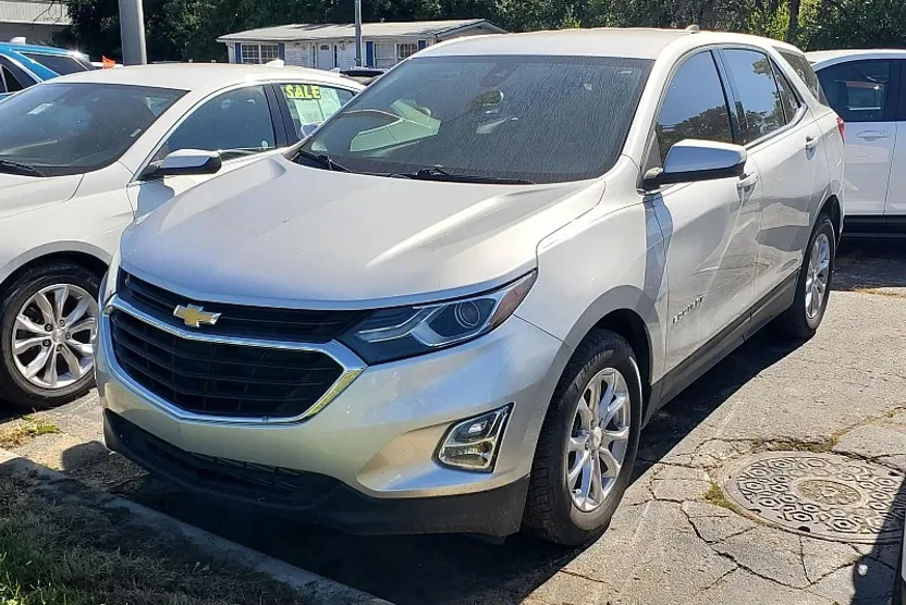 2019 Chevrolet Equinox LT photo 1