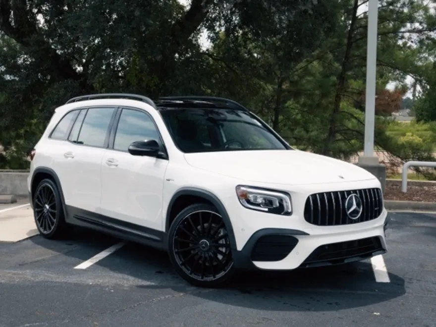 2023 Mercedes Benz GLB 35 AMG 4MATIC photo 1