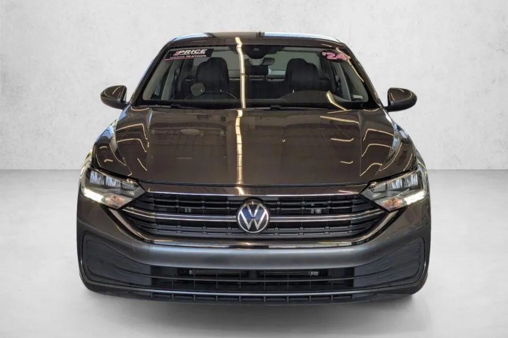 2024 Volkswagen Jetta SE photo 1