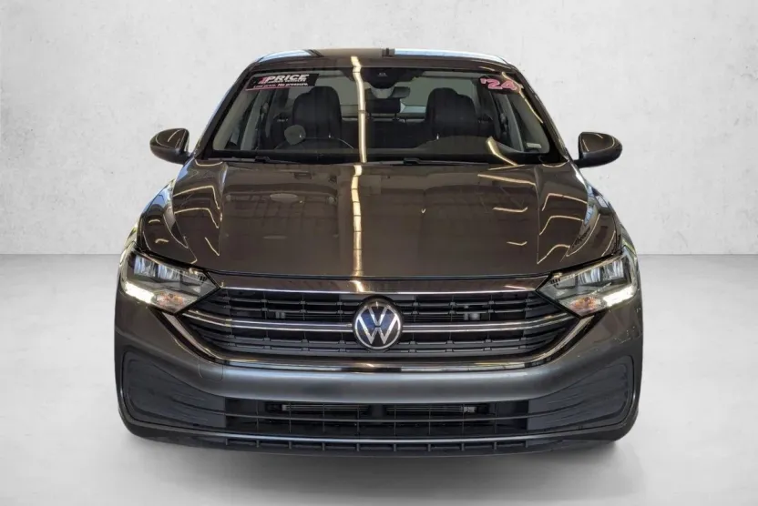 2024 Volkswagen Jetta SE photo 1