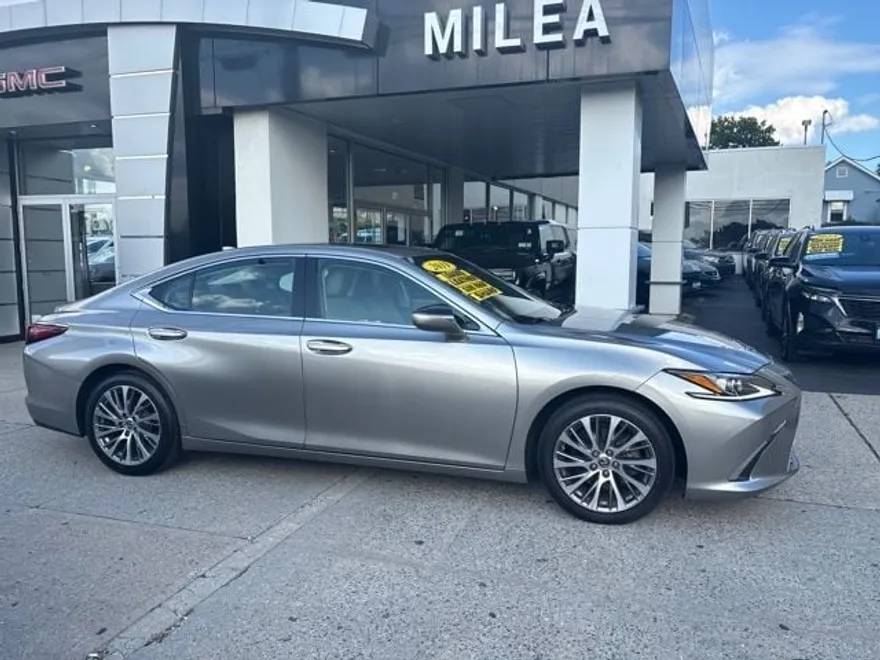 2019 Lexus ES 350 photo 1