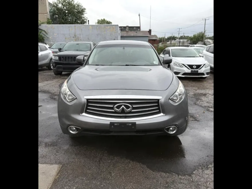 2016 Infiniti QX70 photo 1