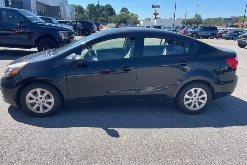 2015 Kia Rio LX photo 1