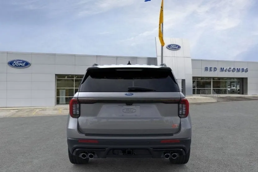 2025 Ford Explorer ST photo 1