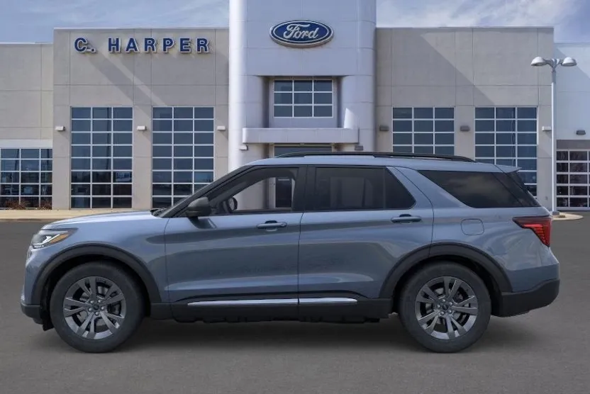 2025 Ford Explorer photo 1
