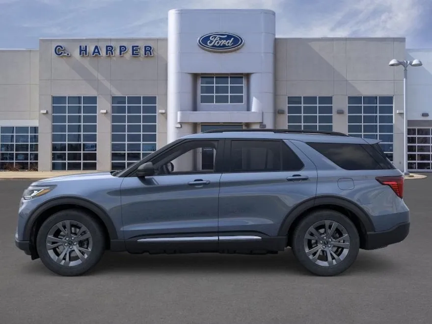 2025 Ford Explorer photo 1