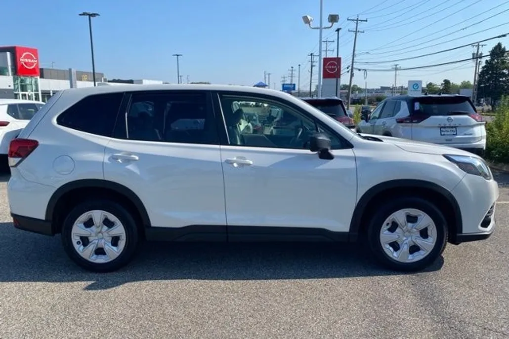 2022 Subaru Forester Base photo 1