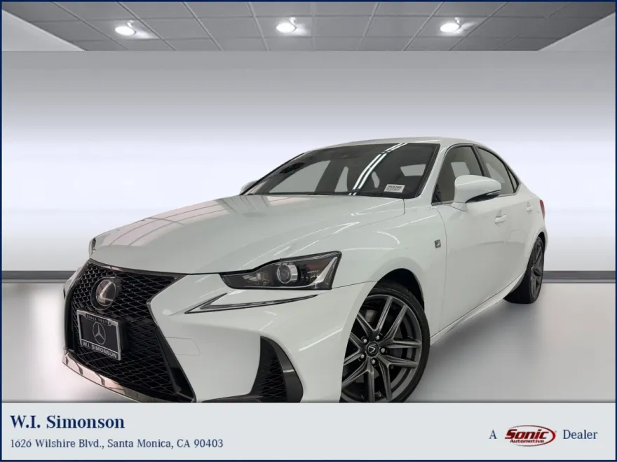 2017 Lexus IS 200t photo 1