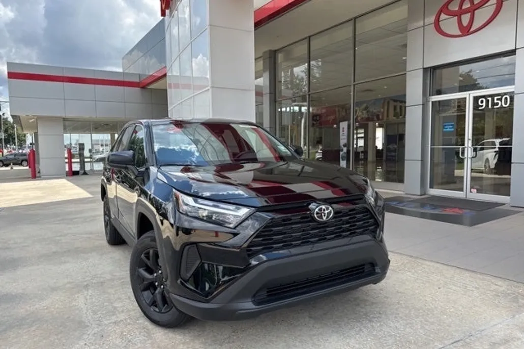 2025 Toyota RAV4 LE photo 1