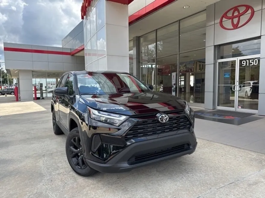 2025 Toyota RAV4 LE photo 1