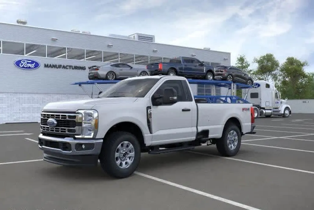 2025 Ford F-350 XLT photo 1