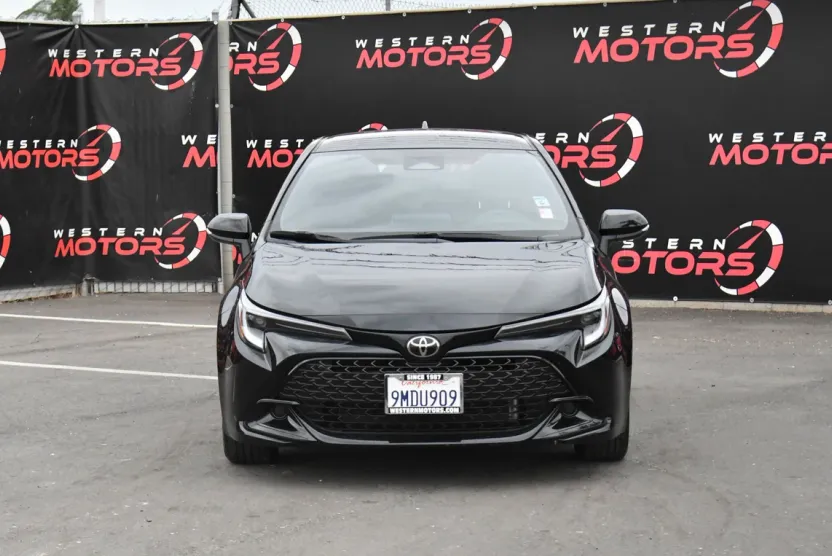 2024 Toyota Corolla SE photo 1